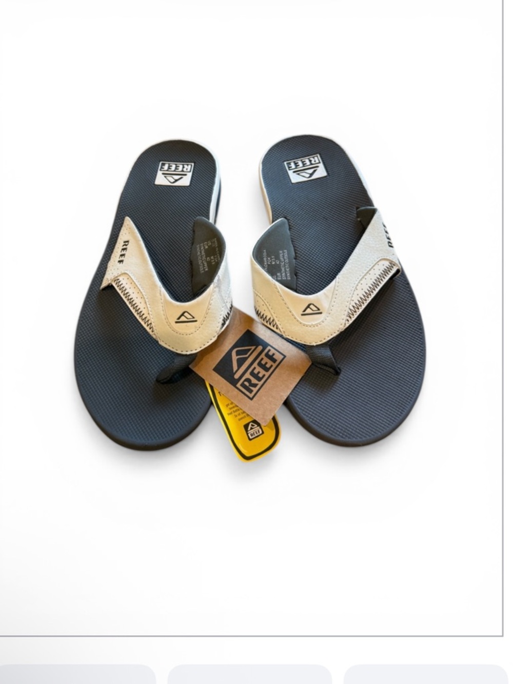 REEF men’s Fanning Low Flip Flop Sandals With Bottle Opener